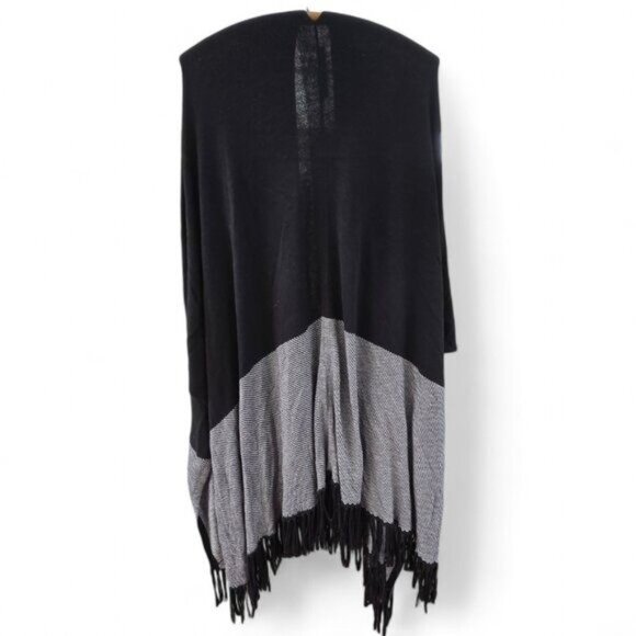 White House Black Market M/L Black & White Ruana Poncho Shawl With Fringe - Picture 2 of 4